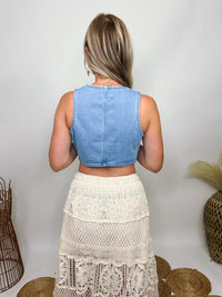 Love Tree Denim Buttoned Vest Top Faux Pockets Relaxed Fit True to Size 72% Cotton, 24% Polyester, 3% Rayon, 1% Spandex