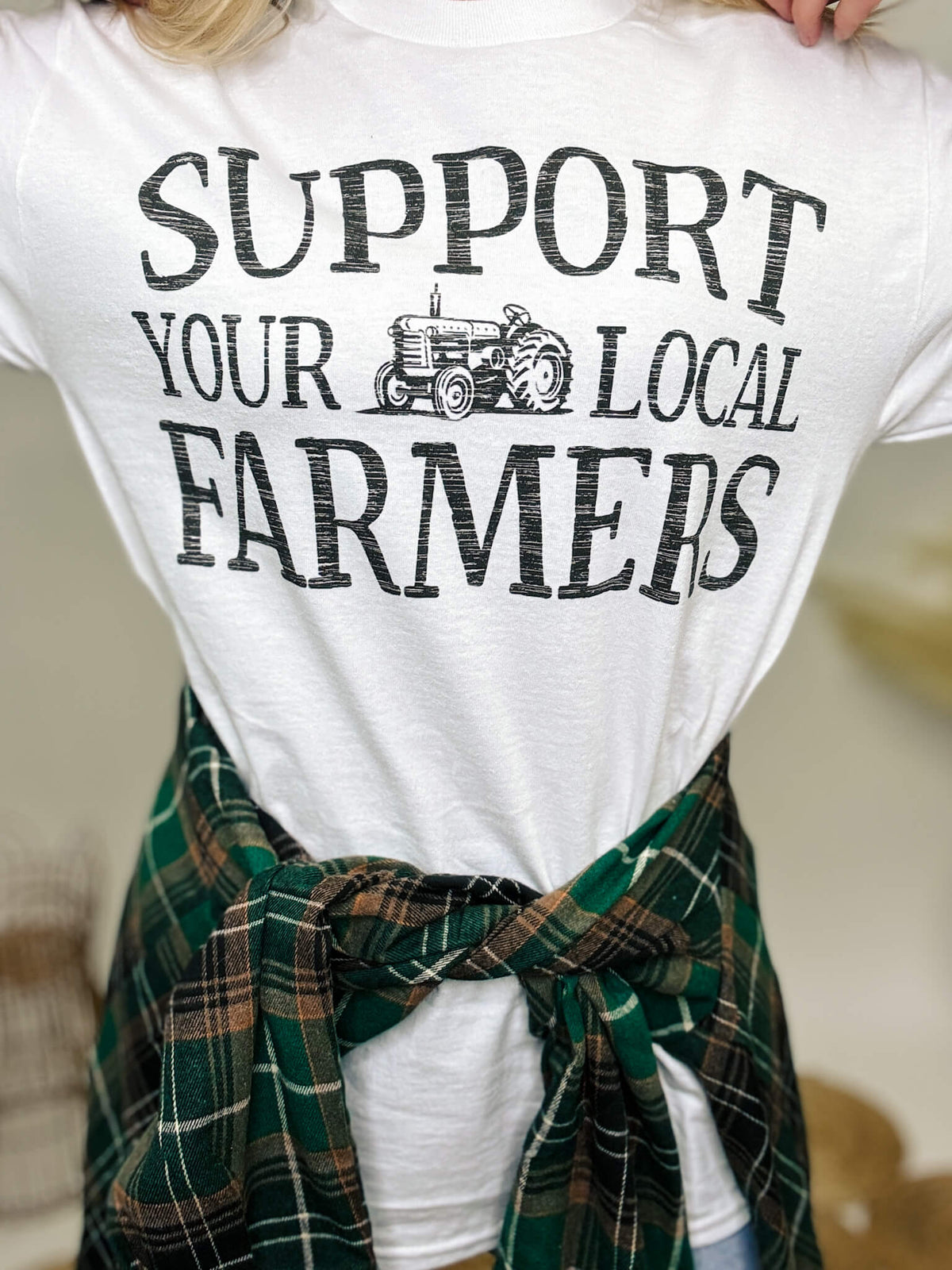 Oversized graphic tee with "Support Your Local Farmers" and a tractor graphic, made from premium cotton. Perfect for fall activities like apple picking, farmers market, and pumpkin patch visits.