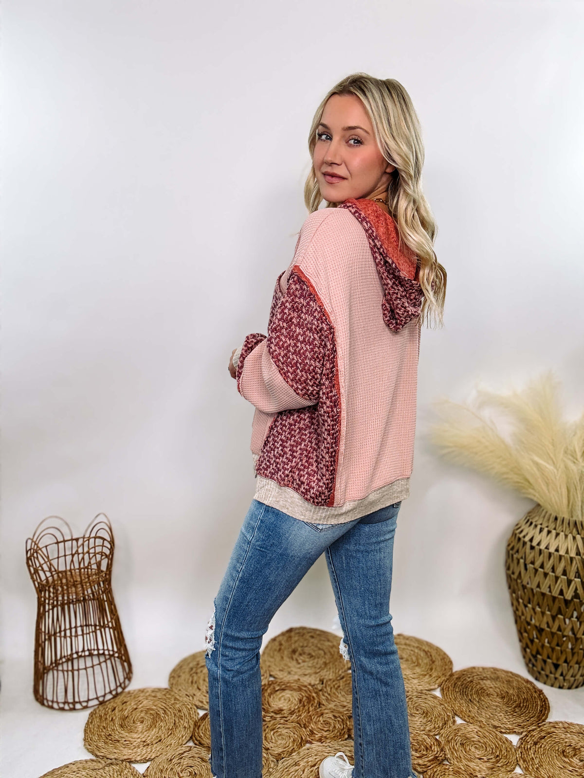 Easel Mixed fabric thermal hoodie in mauve pink with patchwork detailing, chest pocket, ribbed cuffs, and side slits. Relaxed fit, soft material, perfect for casual or dressed-up outfits with denim or leggings.