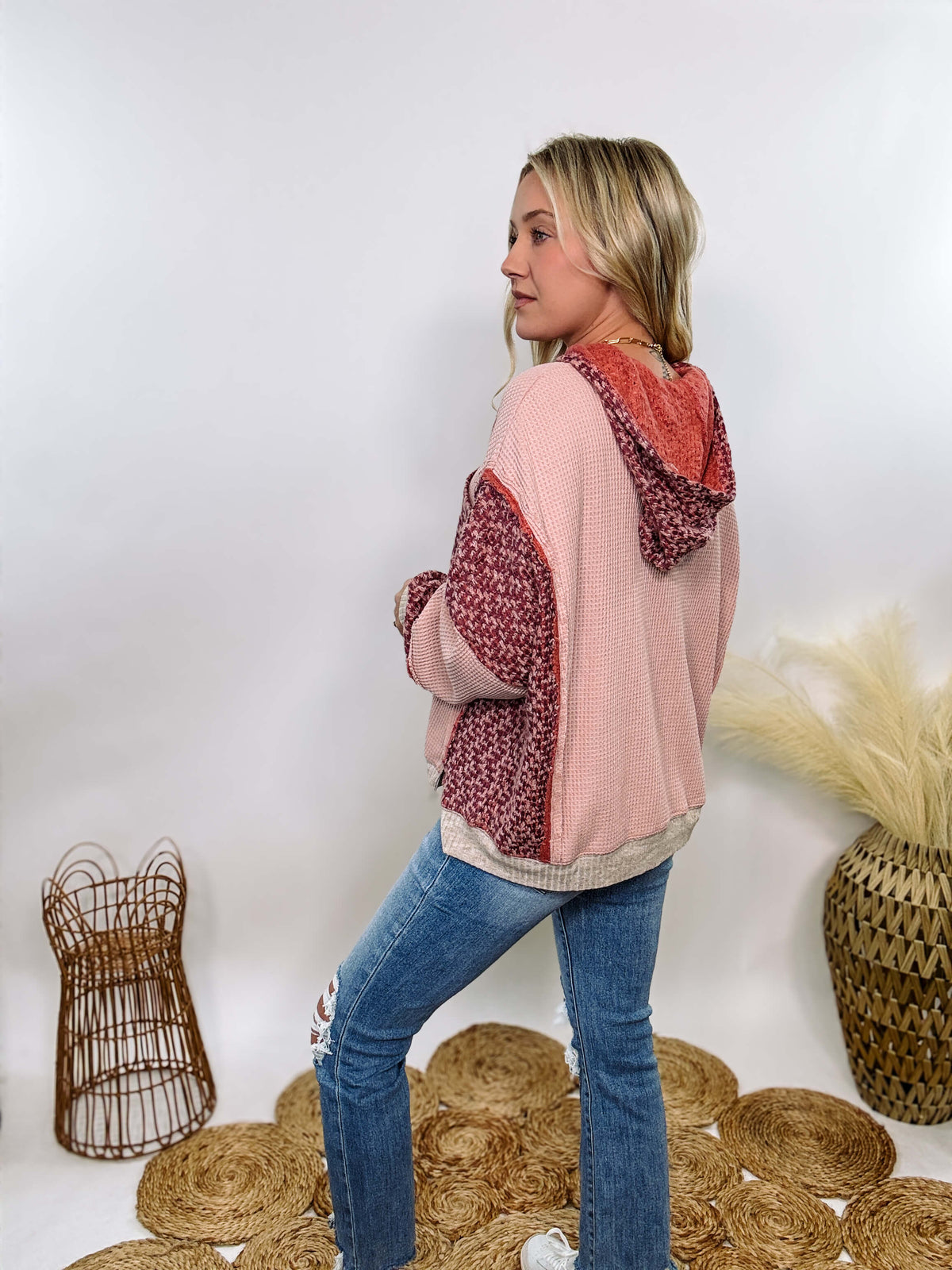 Easel Mixed fabric thermal hoodie in mauve pink with patchwork detailing, chest pocket, ribbed cuffs, and side slits. Relaxed fit, soft material, perfect for casual or dressed-up outfits with denim or leggings.